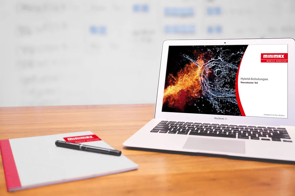 Brandschutzunterweisung als Hybridschulung – zeitlich und örtlich flexible Ausbildung für den Theorieteil, praktische Unterweisung ganz in Ihrer Nähe